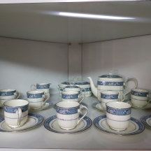 סט פורצלן יפני, מתוצרת חברת: 'נוריטקה' (Noritake), מעוטר וחתום