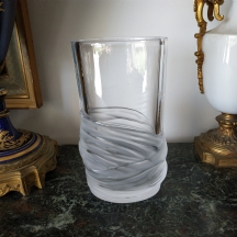 כד קריסטל צרפתי איכותי מתוצרת 'בקרה' (Baccarat), חתום