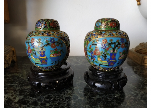 זוג כדי קלואזונה (Cloisonne) סינים ישנים ומכסים תואמים