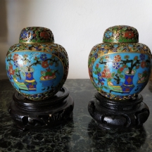 זוג כדי קלואזונה (Cloisonne) סינים ישנים ומכסים תואמים