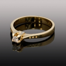 טבעת זהב צהוב 14 קארט ויהלום