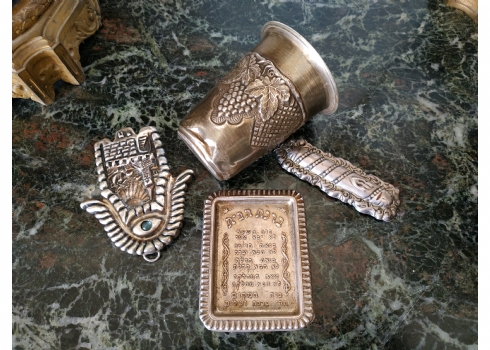 לוט של 4 חפצי כסף, עשויים כסף 'סטרלינג', חתומים