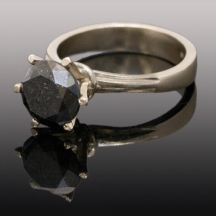 טבעת סוליטר יהלום שחור במשקל: 3.06 קארט.