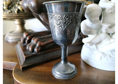 גביע קידוש ישן מתוצרת חברת 'הצורפים', עשוי כסף 'סטרלינג' (925), חתום