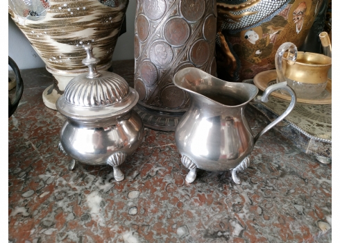 זוג כלי הגשה לחלב וסוכר עשויים מתכת מצופים כסף
