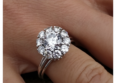 טבעת רטרו ישנה ומרשימה מאד, עשויה פלטינה, משובצת יהלומים סה"כ כ: 2.70 קארט