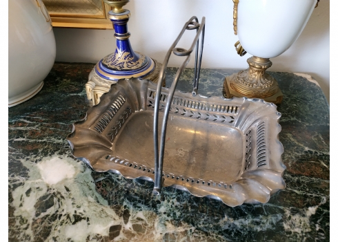 כלי אנגלי עתיק מסוף המאה ה-19 (ויקטוריאני), עשוי מתכת מצופה כסף