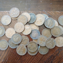 לוט של 34 מטבעות אנגלים של פני אחד, משנת 1901 והלאה (לא רציף).
