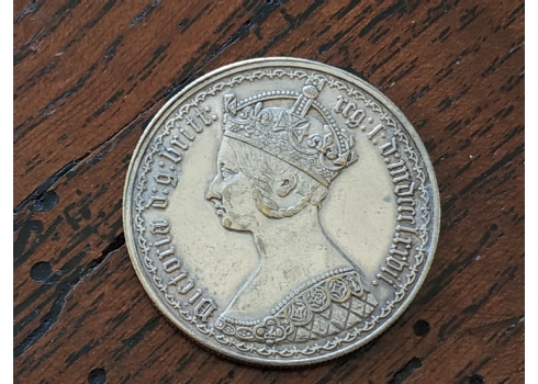 מטבע כסף, בריטניה, שני שילינג / פלורין, בין השנים 1852-1887, משקל: 11.73 גרם.