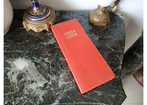 אלבום ובו עשרות צילומים מרחבי ישראל (ומירושלים) משנות השישים.