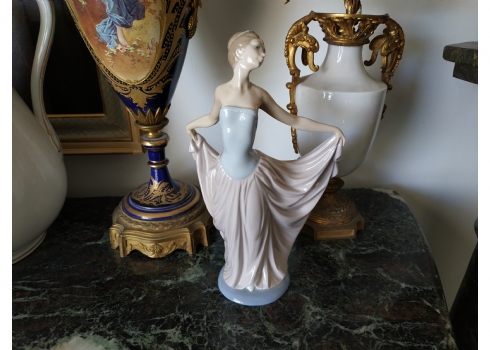 פסל פורצלן ספרדי איכותי מתוצרת: 'ידרו' (Lladro), חתום