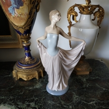פסל פורצלן ספרדי איכותי מתוצרת: 'ידרו' (Lladro), חתום