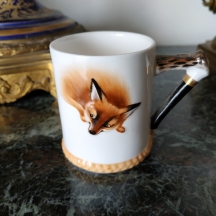 ספל פורצלן אנגלי מתוצרת: 'רויאל דולטון' (Royal Doulton), מעוטר בציור יד של שועל
