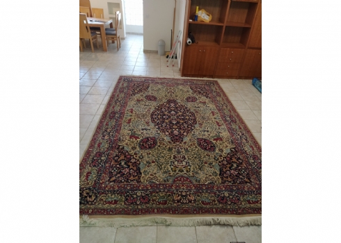 שטיח פרסי ישן, יפה ואיכותי במיוחד, מפינוי תכולת בית, במצב שמור ונקי