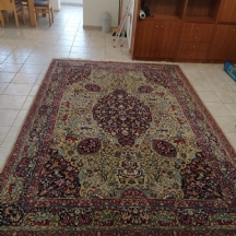 שטיח פרסי ישן, יפה ואיכותי במיוחד, מפינוי תכולת בית, במצב שמור ונקי