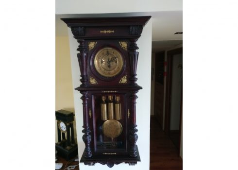 שעון אורלוגין עתיק גדול, איכותי ויפה במיוחד, עשוי עץ, מתכת וזכוכית