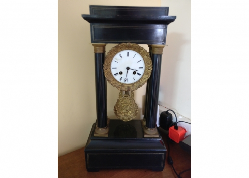 שעון פורטיקו – Portico Clock צרפתי עתיק מתקופת נפוליאון הראשון (סגנון אמפיר)