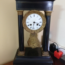 שעון פורטיקו – Portico Clock צרפתי עתיק מתקופת נפוליאון הראשון (סגנון אמפיר)