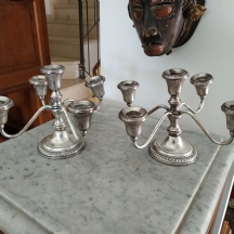 זוג קנדלברות (פמוטים רב קניים) אמריקאיות, עשויות כסף 'סטרלינג' (925) מוכבדות