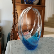 כלי זכוכית מורנו איטלקי ישן ויפה עשוי זכוכית בגוון כחול בעבודת ניפוח יד אמן