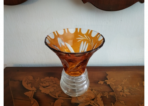 כד קירסטל צ'כי ארט דקו עשוי קריסטל ענבר מעוטר בליטוש יד בדגמים בסגנון ארט דקו