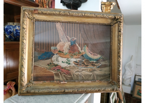 'פסיון מת ממולא באורז פרסי וצנוברי חופש לצד אבטיח אורגני' - תמונת גובלן עתיקה