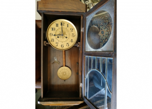 שעון אורלוגין ארט דקו מקורי, עשוי עץ, מתכת וזכוכית, כולל מטוטלת ומפתח