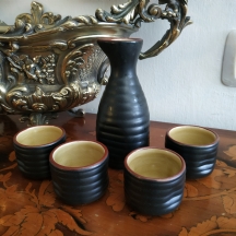 סט לשתיית סאקי (Sake)