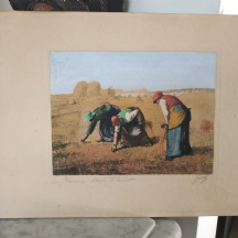 לוט של שלושה הדפסים עתיקים צבועים ביד חתומים בעיפרון, שניים מתוכם על פי ציורים מ
