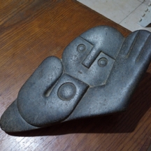 הנרי מוניארדזי (Henry Munyaradzi פסל עשוי עשוי אבן סרפנטיין שחורה
