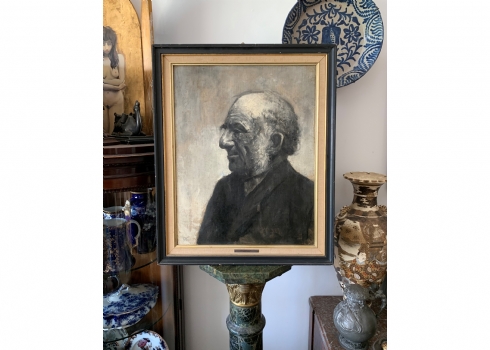 אורי לסר (Lesser Ury) - 'פורטרט גבר במקטורן שחור' - שמן על בד, חתום