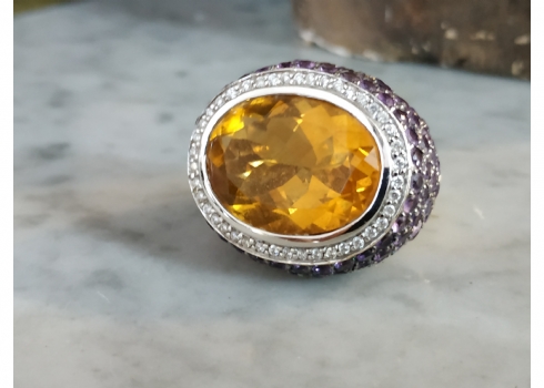 טבעת מרשימה לאישה עשויה זהב צהוב 18 קארט, משובצת סיטרין, יהלומים ואבני אמטיסט