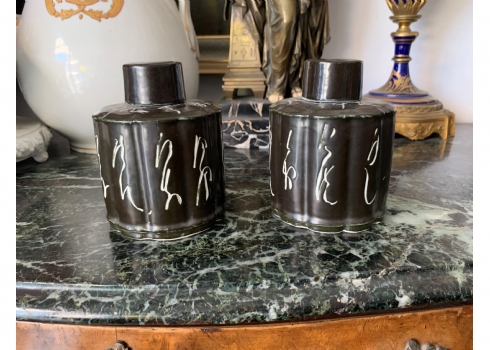 זוג כלי חרס סינים ישנים, כמיכלי תה (Tea caddy)