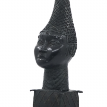 פסל אפריקאי עתיק של שבט היורבה (Yoruba Tribe) בדמות ראש אישה (Queen Mother Head)