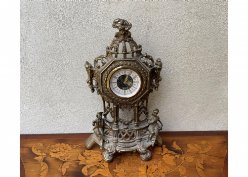 שעון קמין ישן עשוי פליז