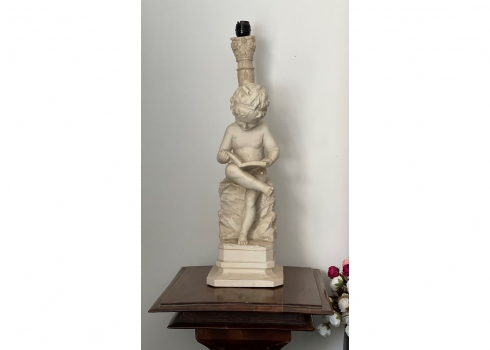 על פי אנטוניו קנובה (Antonio Canova הפסל האיטלקי הידוע 1757-1822) מנורה שולחנית