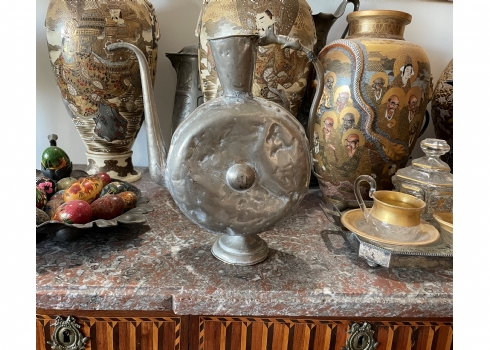 קנקן מתכת עתיק מהמאה ה19