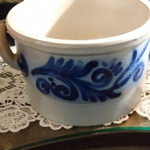 לוט של כלי חרס עתיקים שונים (פגמים וסדק)