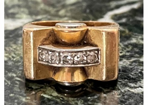 טבעת רטרו ישנה ויפה, עשויה זהב צהוב 18 קארט, משובצת יהלומים קטנים