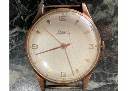 שעון יד ישן לגבר מתוצרת חברת 'דוקסה' (Doxa)