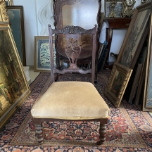 כיסא אומנת (כיסא הנקה / Nursing chair) אנגלי עתיק יפה ואיכותי מהמאה ה-19