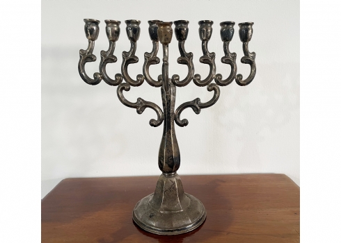 חנוכיה מפוארת עשויה כסף 925 (חתומה)