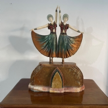 Demetre Haralamb Chiparus (רומני, 1886 – 1947)  - 'זוג רקדניות'