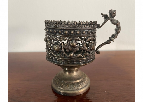 שכיית חמדה לאספנים - מחזיק כוס תה עתיק, כפי הנראה פולני, מרשים ומפואר