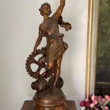 'L' Industrie' - פסל שפלטר אלגורי צרפתי עתיק על פי אוגוסט מורו (Auguste Moreau)