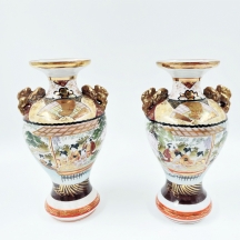 זוג אגרטלי פורצלן 'קוטאני' (Kutani) יפנים עתיקים ויפים, מעוטרים וחתומים