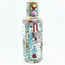 כד סיני ישן בעל צורה גלילית (chinese rouleau vase) מעוטר באמייל פוליכרום בדגם קנ