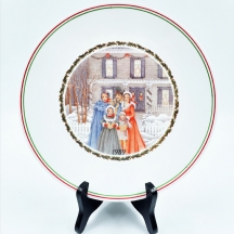צלחת פורצלן דקורטיבית לחג המולד (שנת 1989), מעוטרת, מתוארכת וחתומה