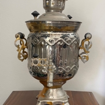 סמובר רוסי ישן (חשמלי), עשוי מתכת, מעוטר בשאריות אמייל, חתום