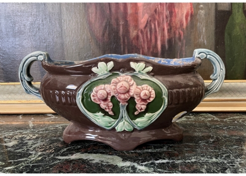 סנטרפיס עתיק ויפה, עשוי עשוי מג'וליקה (Majolica) כפי הנראה מתוצרת: 'Eichwald'